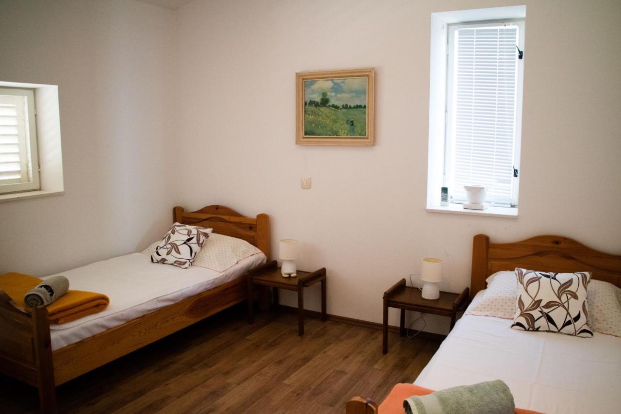 Apartman Klara Lumbarda Kültér fotó